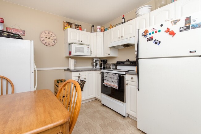 Photo - 8596 Ashwell Rd