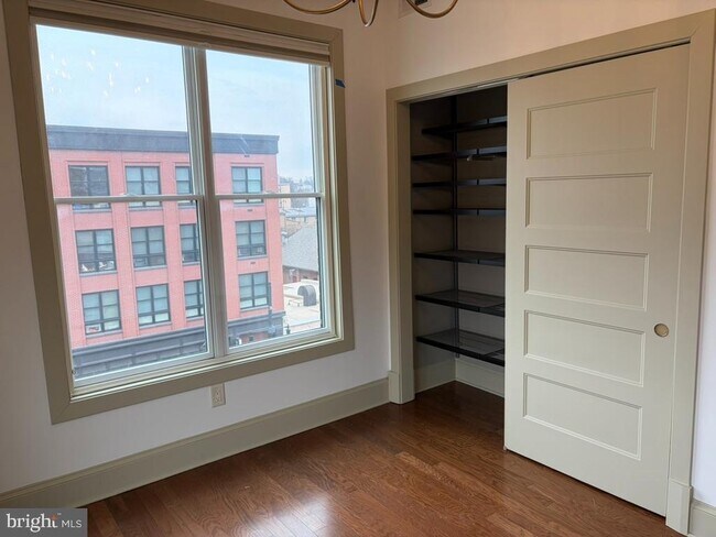 Photo - 1301 H St NE Unidad PH-7