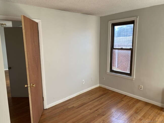 Photo - 1 Divinity St Unidad 3F