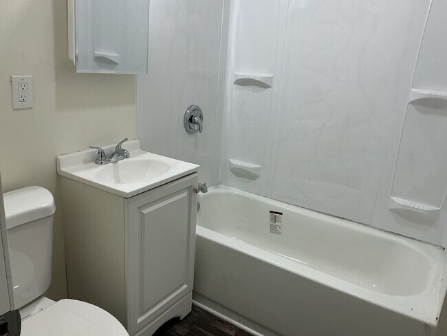 Photo - 2944-46 N 28th St Unidad upper