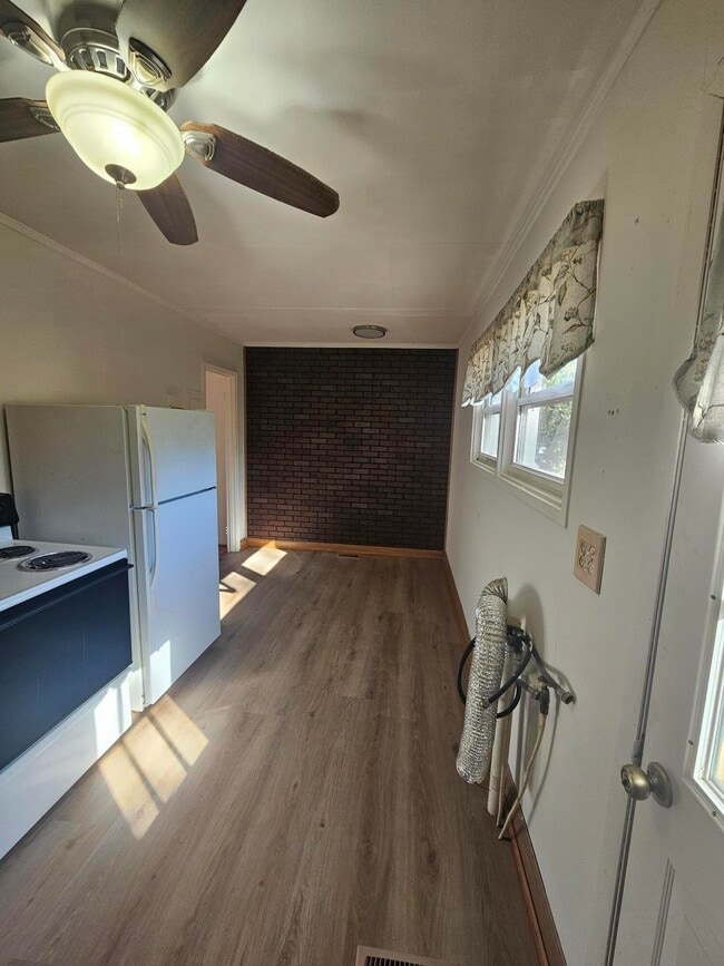 Photo - 418 Palm Dr S