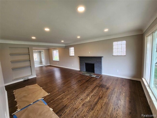 Photo - 15705 Juliana Ave