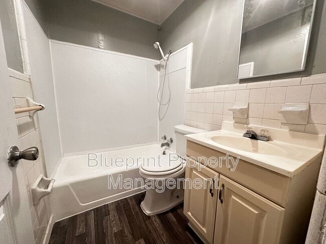 Photo - 450 4th Thomas St