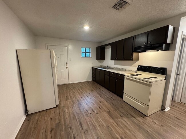 Photo - 715 N 20th St Unidad 07