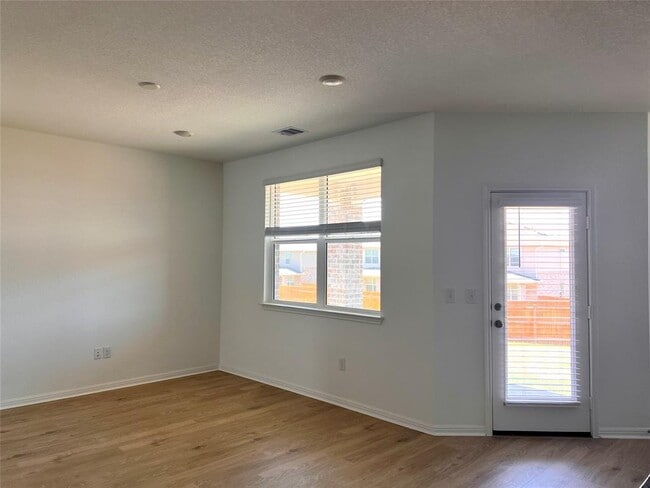Photo - 220 Saide St