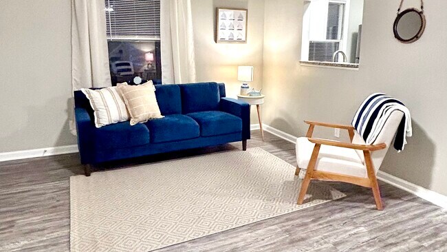 Photo - 403 71st Ave N