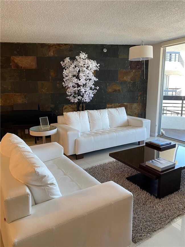 Photo - 3500 Mystic Pointe Dr Unidad 2607