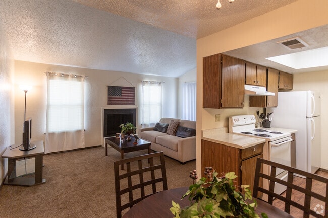 2BR, 2BA - 986 SF