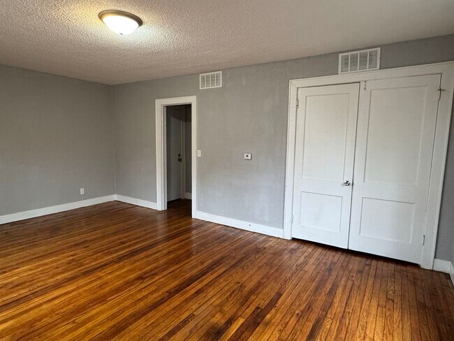 Photo - 824 Tremont Ave