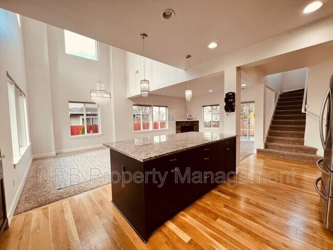 Photo - 4525 42nd St NE