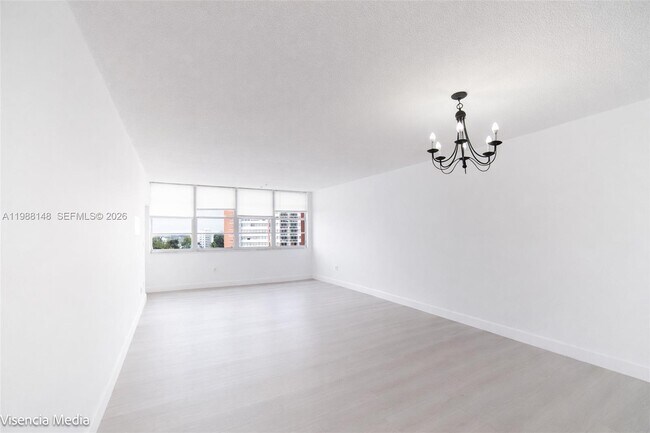 Photo - 1351 NE Miami Gardens Dr Unidad 703E