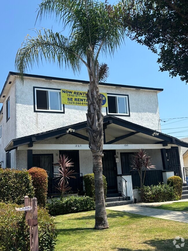 Building Photo - 1581 1/2 W 36th Pl Unit 1581 1.2 Rental