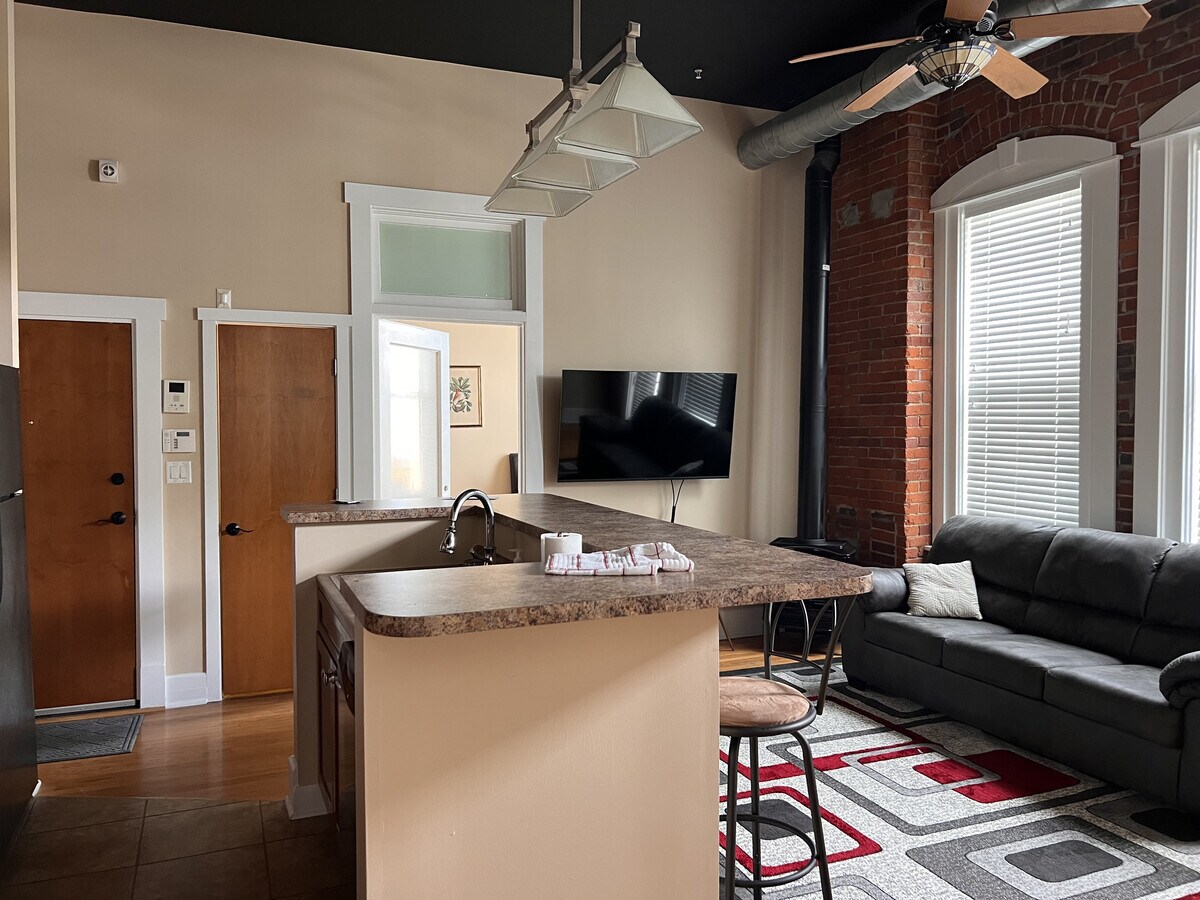 Cocina/Sala de estar al dormitorio 1 - 124 N Neil St