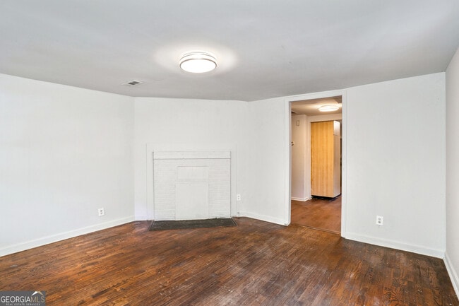 Photo - 215 Ollie St NW