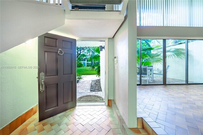 Photo - 19212 NE 25th Ave Unidad 283D