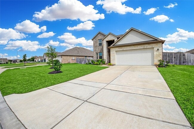 Building Photo - 26627 Ledgemont Dr