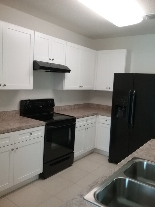Photo - 3 Bedroom 2.5 Bath Townhouse in Turtle Cre...