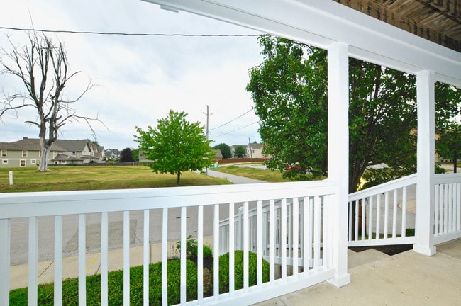 Photo - 517 E 23rd St