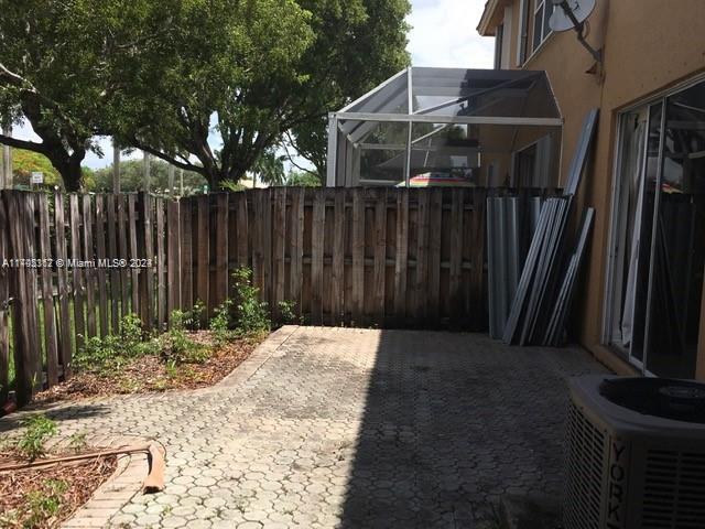 Photo - 886 NW 135th Ter