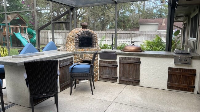 Photo - 205 Fox Valley Dr