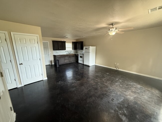 Photo - 1029 N Hickory Ave