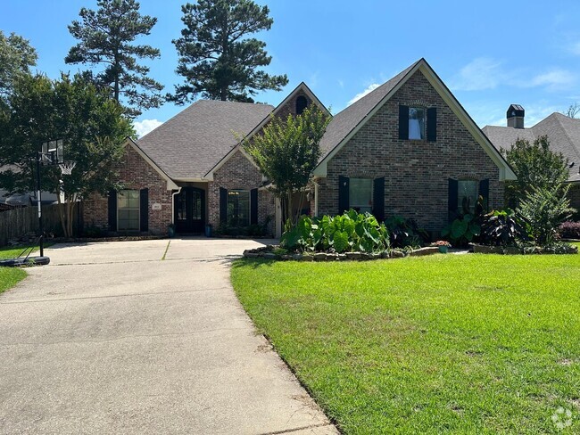 Building Photo - Haughton Home, Updated With Over 2,100 Squ...