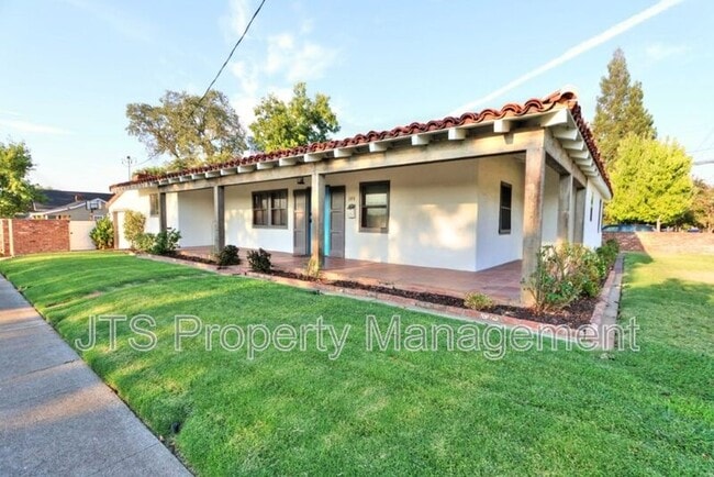 Photo - 501 J St