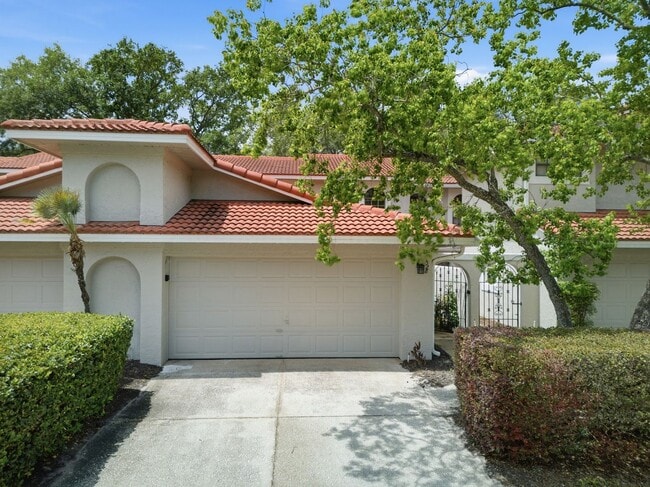 Building Photo - 3 bedroom condo