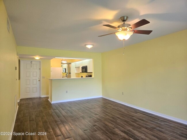 Photo - 1211 Country Club Dr