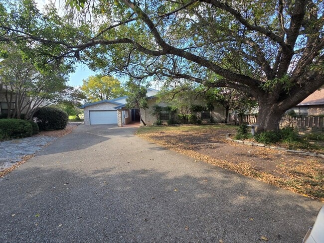 Photo - 2212 Rock Creek Dr