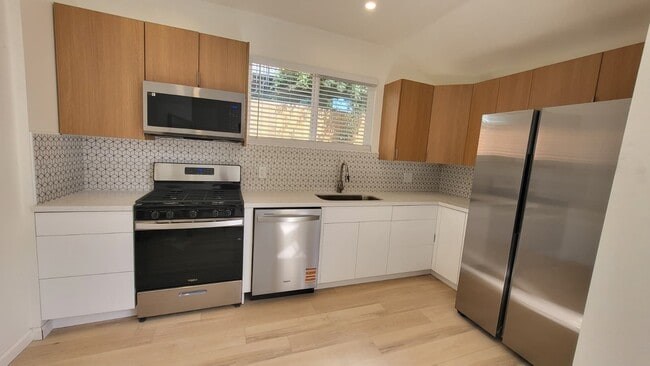 Building Photo - 2112 Ashby Ave Unit 2 Rental