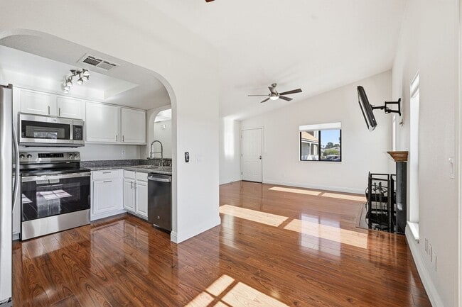 Photo - Status: Accepting Applications Unit D