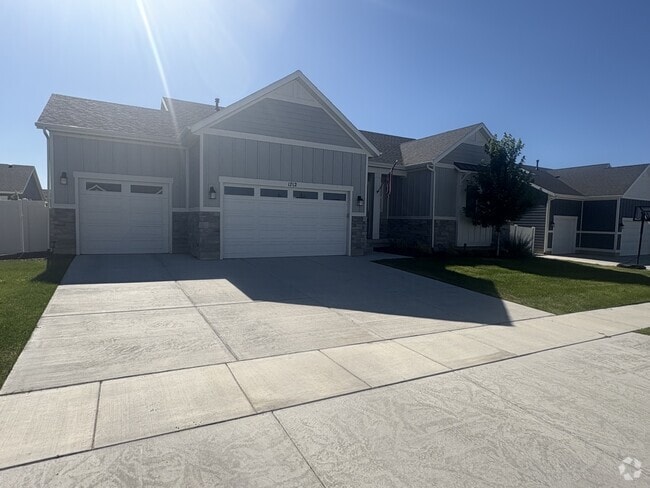 Building Photo - 1712 S 1160 E Rental