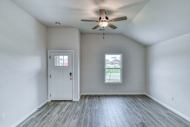 Photo - Brand New Construction in Varenna Landing!