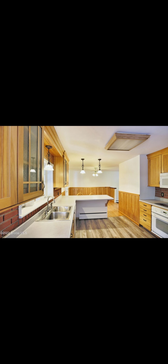 Photo - 365 Closson Rd