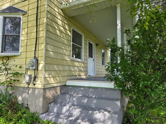 109 St Paul Ln