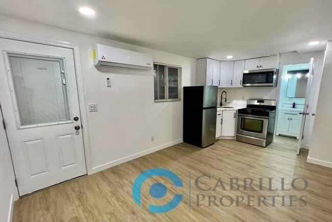 Photo - 1580 Parrot St