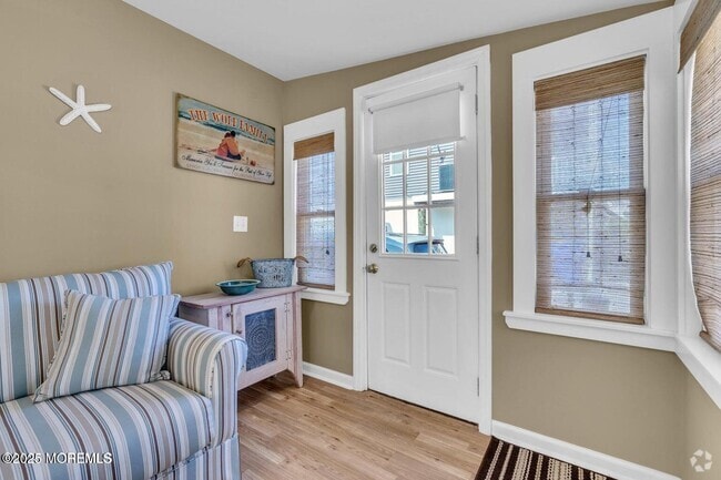 Building Photo - 124 Mathis Dr Rental