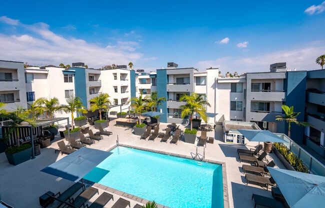 Crescent at West Hollywood