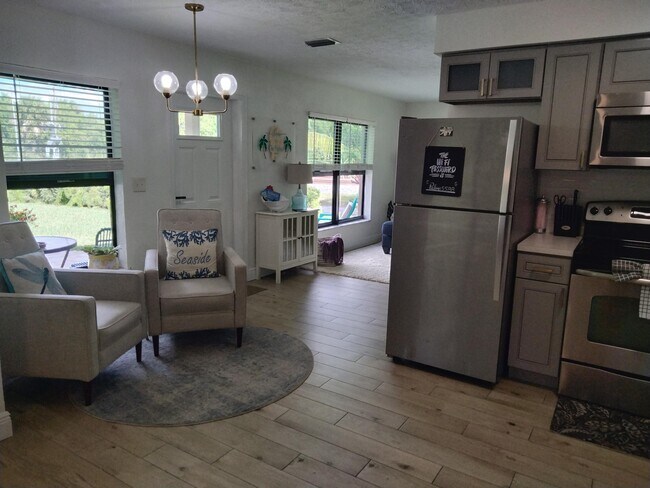 Photo - 1150 NE County Line Rd