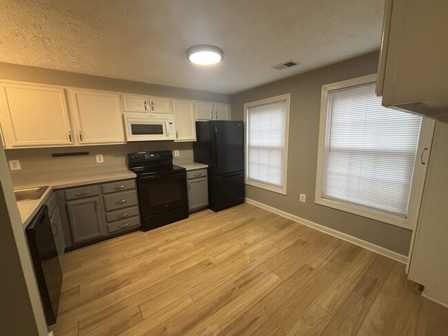 Kitchen - 1531 Pin Oak Dr Casa Adosada