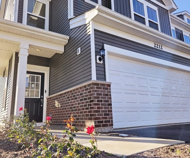 Building Photo - 2212 Horseshoe Cir Unit 2212