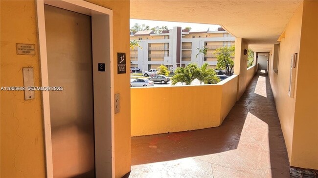 Photo - 8850 Fontainebleau Blvd Unidad 401
