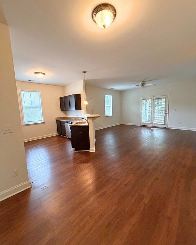 Photo - 4908 Maple Ave