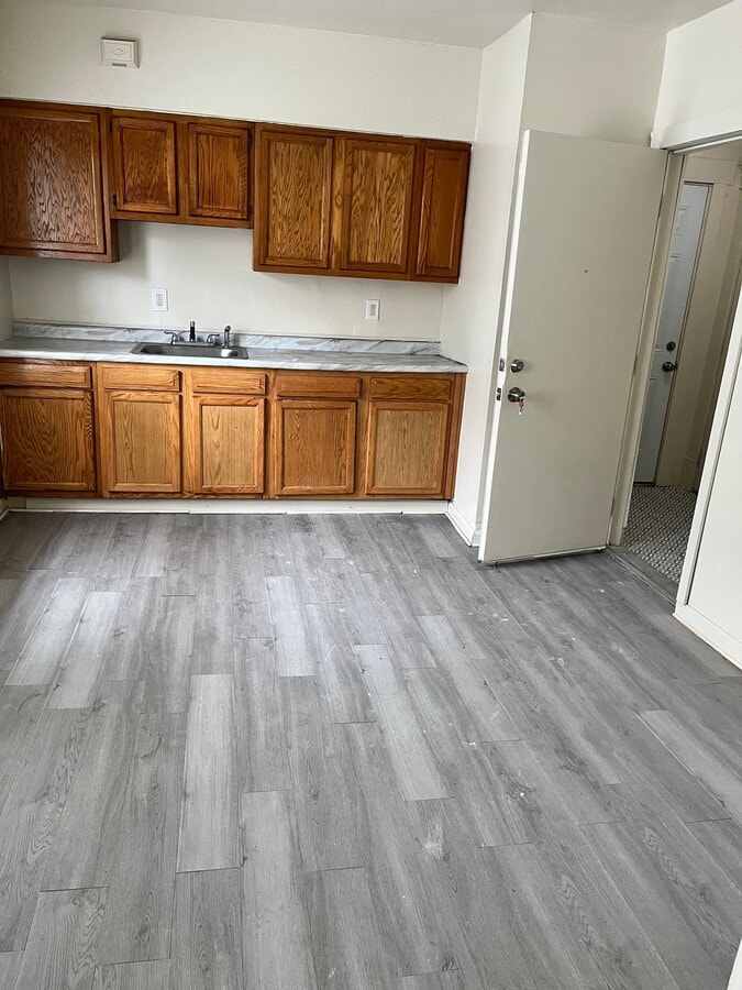 Photo - 2927 E 125th St Unidad 2927 E 125th up