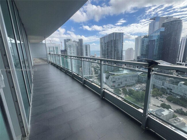 Photo - 92 SW 3rd St Unit 3803