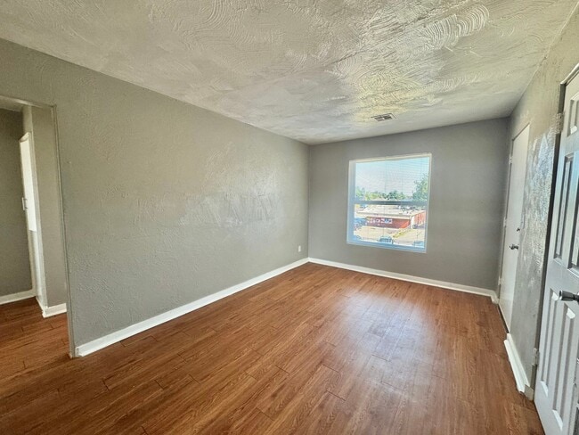 Photo - 2030 NW 25th St Unit 8