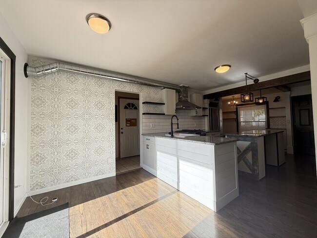 Photo - 2447 Roanoke Dr