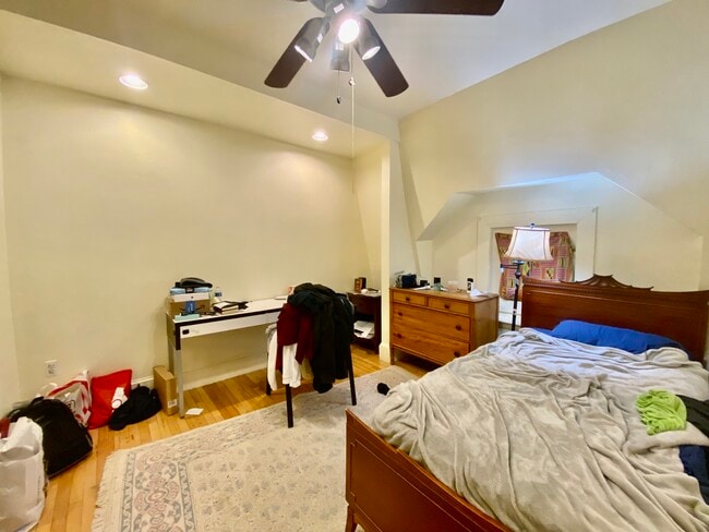 Photo - 743 Parker St Unidad 7