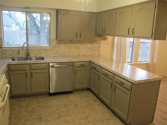 Photo - 4206 Harcourt Dr